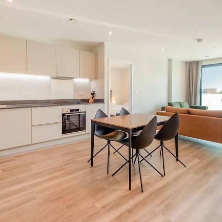 Modern Apartments In Brentford 2 Minutes Walk From Kew Bridge 외부 사진