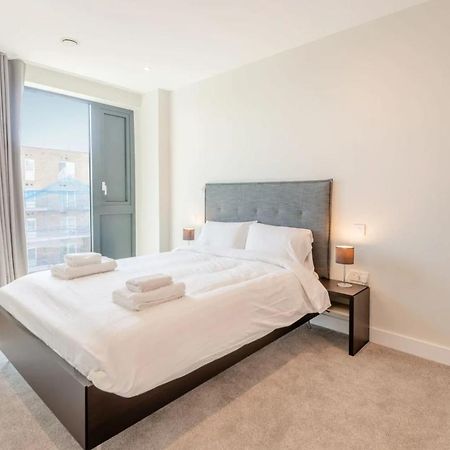 Modern Apartments In Brentford 2 Minutes Walk From Kew Bridge 외부 사진