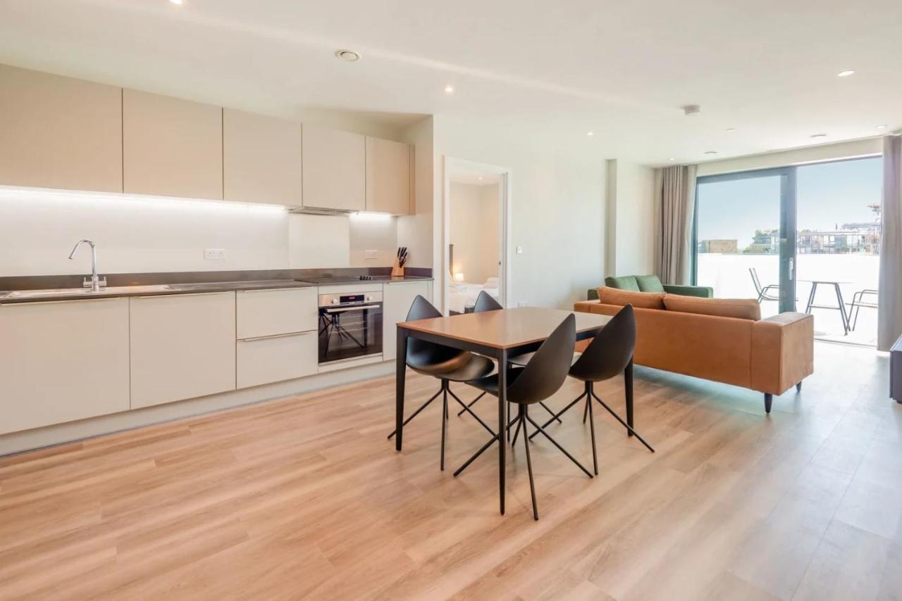 Modern Apartments In Brentford 2 Minutes Walk From Kew Bridge 외부 사진