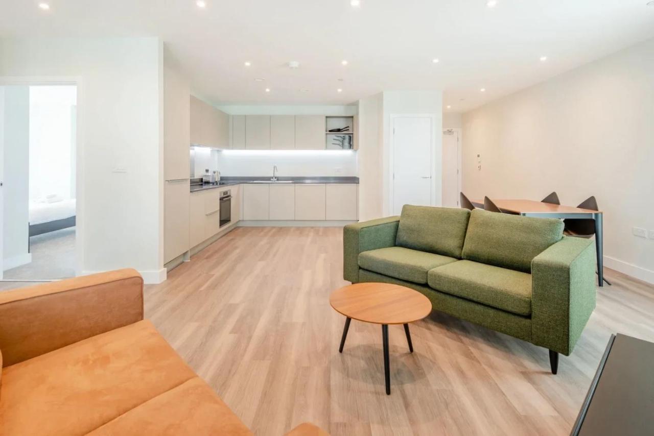 Modern Apartments In Brentford 2 Minutes Walk From Kew Bridge 외부 사진