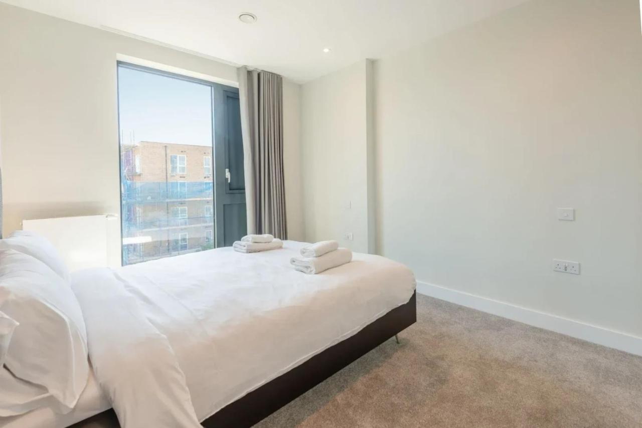 Modern Apartments In Brentford 2 Minutes Walk From Kew Bridge 외부 사진