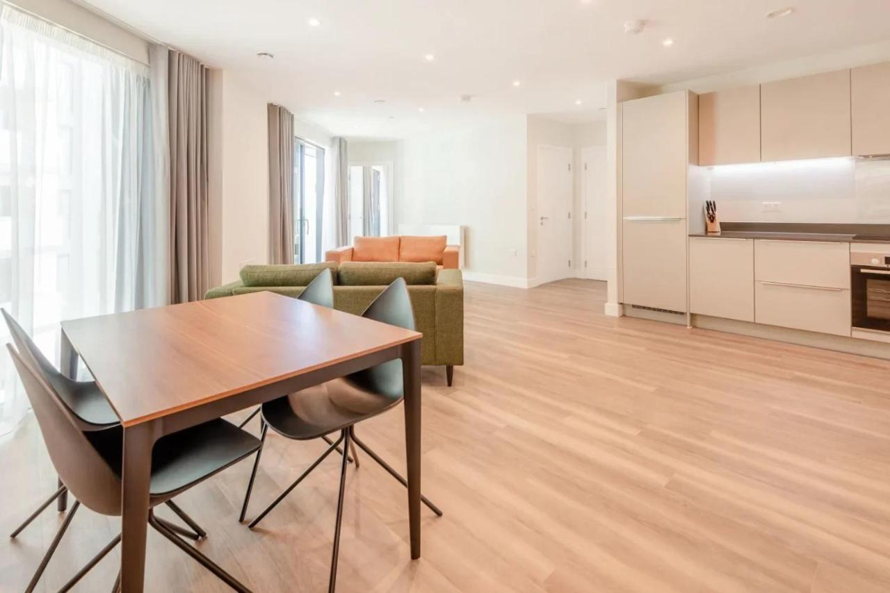 Modern Apartments In Brentford 2 Minutes Walk From Kew Bridge 외부 사진