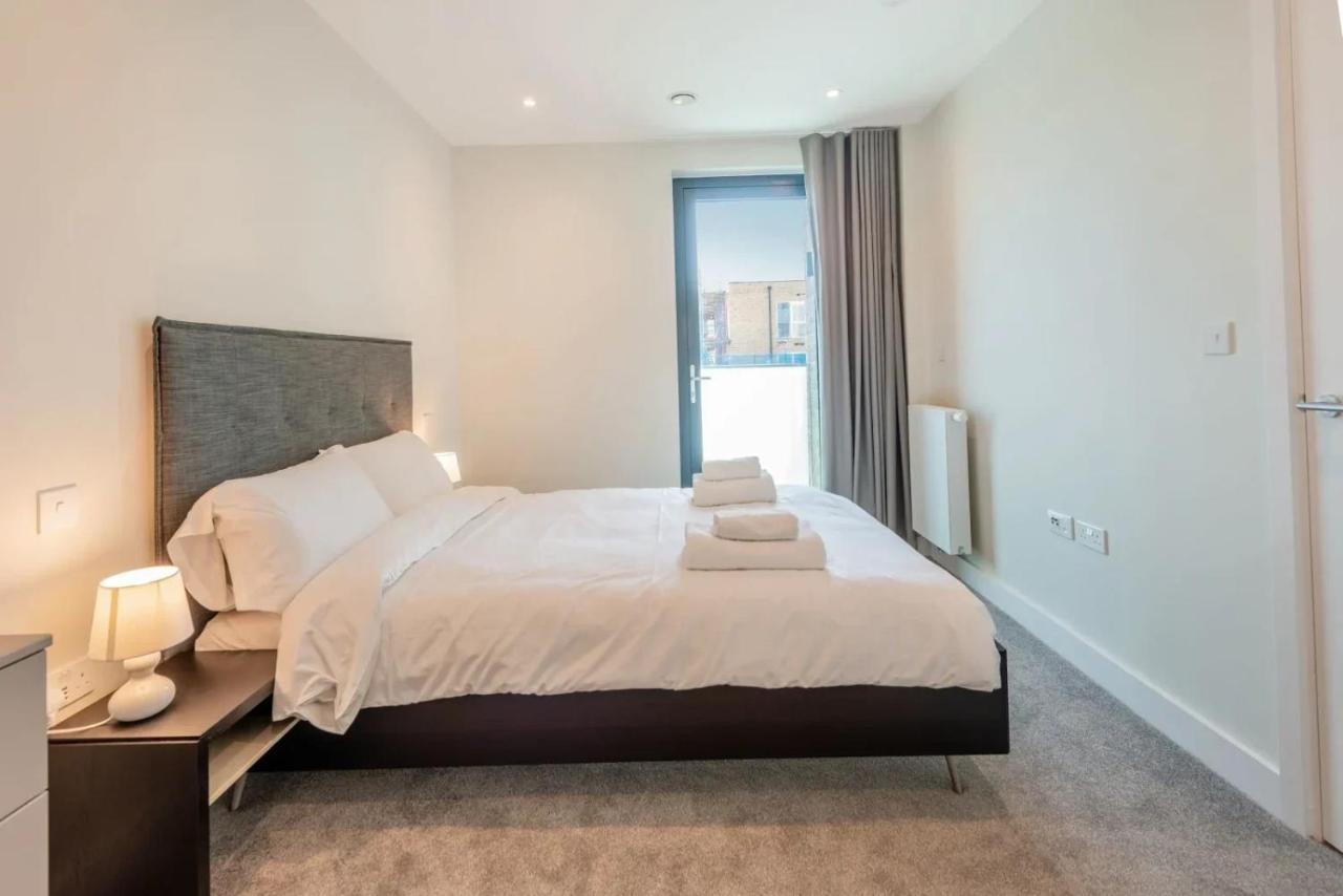 Modern Apartments In Brentford 2 Minutes Walk From Kew Bridge 외부 사진
